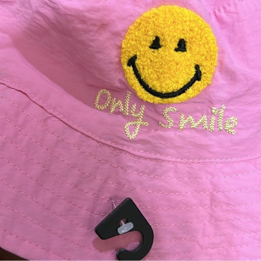 Zara Pink SmileyWorld Kids Girls Bucket
Hat (Size 6-9months) - Picture 3 of 7